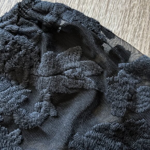 Charlotte Russe Embroidered Black Floral Lace Top Womens Small Whimsigoth Y2K - Picture 13 of 15